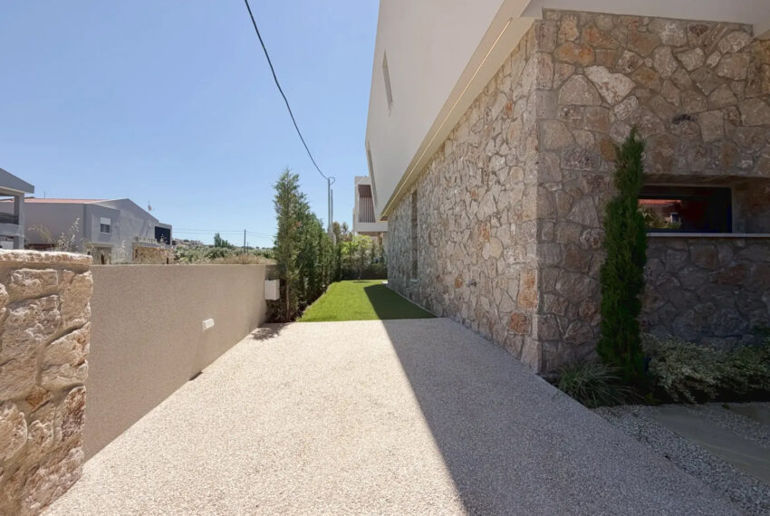 Nikiti2081-42