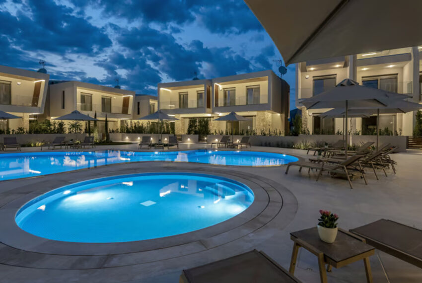 Nikiti2081-45